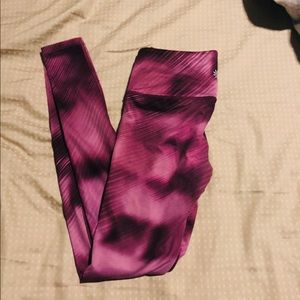 Maroon pattern athleta leggings